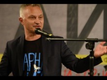 Захари Карабашлиев напуска Народния театър