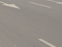 Подновяват хоризонталната пътна маркировка