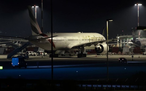 На летището в Атина върнаха с изтребители самолет с преполагаем терорист на борда