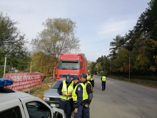 36 фиша на шофьори са съставени при полицейска операция в Котел