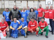 Зам.-министър Павлова откри футболен турнир в затвора в Бобов дол