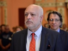 Министър Минеков: Актьори от Народния театър взимат 5000 лева заплата