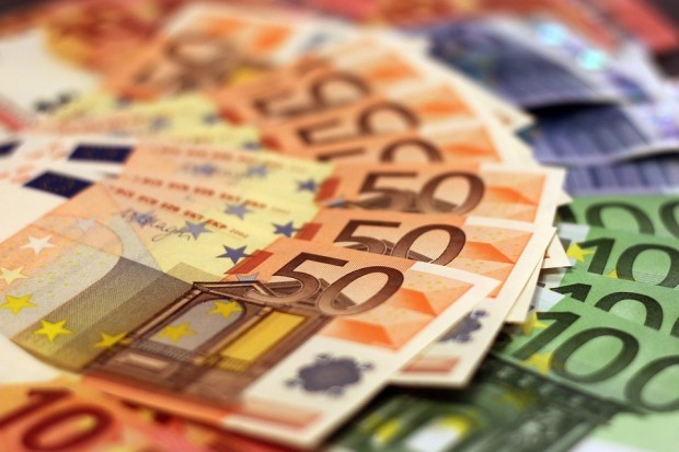 Преминаването от валутен борд в евро е възможно да генерира