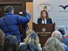 Вицепрезидентът Йотова подкрепи в Плевен международен форум за аутизма