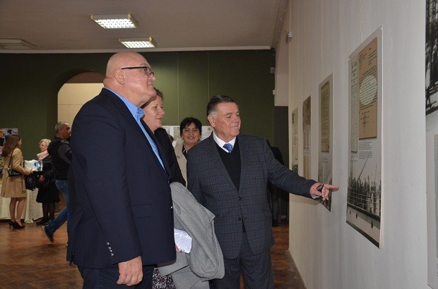 Кметът на Видин и посланикът на Аржентина откриха заедно изложба