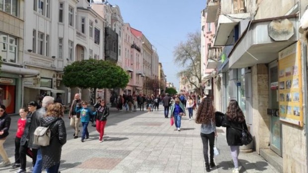 TD Средната брутна месечна заплата в Пловдив и областта през третото
