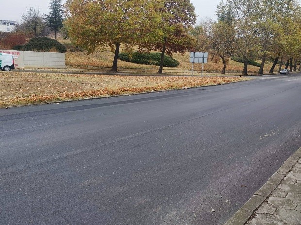 Община Благоевград положи нова асфалтова настилка по участък от ул. "Иван Михайлов"