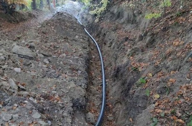ВиК-Пловдив прави дублиращ гравитачен водопровод в село Бойково без разрешително