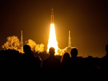 НАСА успя да изстреля ракетата SLS към Луната след три неуспешни опита