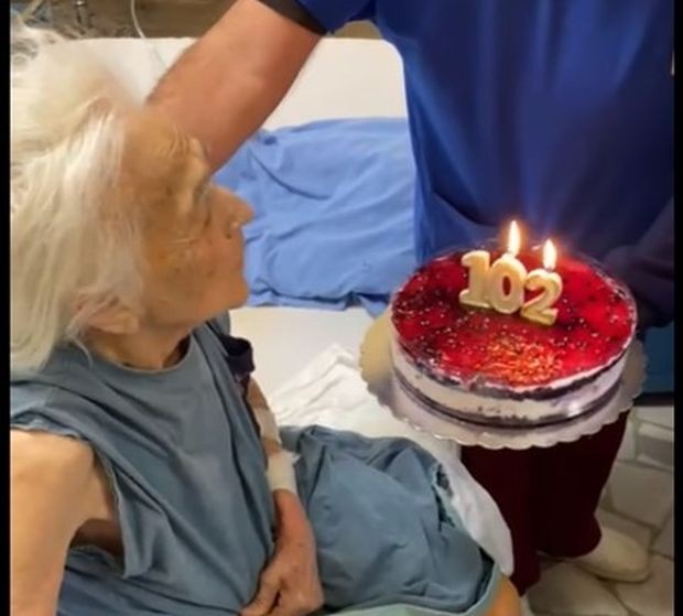 102 годишна пациентка посрещна рождения си ден в УМБАЛСМ Пирогов Д р