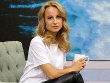 Тя е 45 кг, 155 висока, но всички политици се страхуват от нейните въпроси
