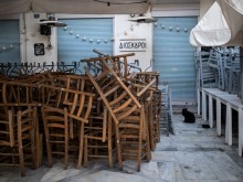 Ресторантьорите в Гърция искат среща с Мицотакис, настояват за помощи 