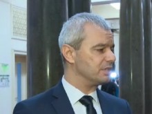 Костадинов: Привърженици сме на машинното гласуване, но с броене на хартиените отрязъци