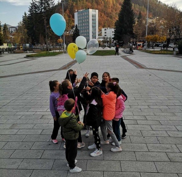 В Мадан отбелязаха Световния ден за борба с насилието над деца