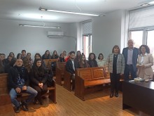 Ученици от две сливенски гимназии се запознаха с дейността  и функциите на прокурора