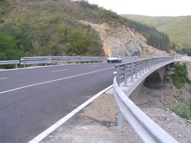 Възстановено е движението по път II-55 Гурково - Велико Търново