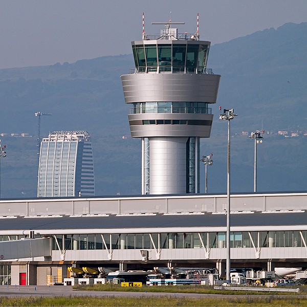 1 млн. по-малко са пътниците на летище София за 10-е месеца на тази година
