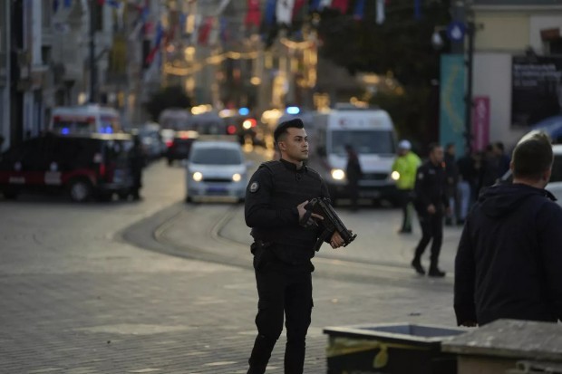 У нас задържаха заподозрени, свързани с атентата в Истанбул