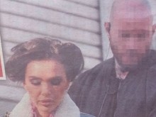 Отварачката го играе мутреса, ходи на фризьор с охрана!