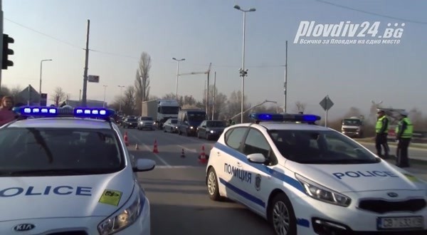 TD Тежка катастрофа блокира движението на автомобили тази сутрин по Карловско