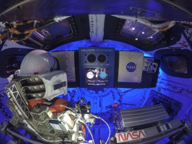 Корабът "Орион" от програмата "Артемис 1" ще прелети до Луната