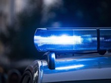 Полицията в Благоевград разследва случай с нанесени щети по лек и товарен автомобил