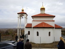 Осветиха новата църква "Рождество Богородично" в айтоското село Дрянковец