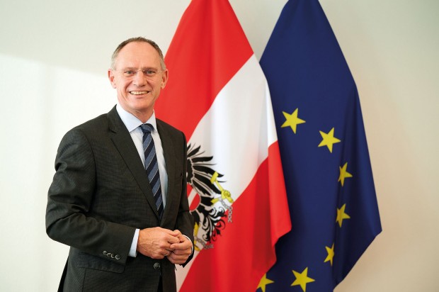 Вътрешният министър на Австрия: Категорично сме против разширяване на Шенген