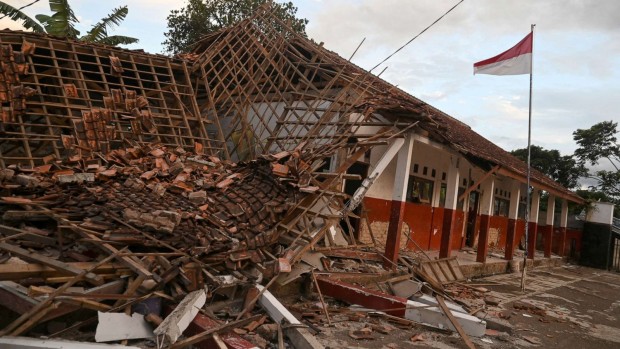Броят на жертвите на земетресението на остров Ява достигна до 162