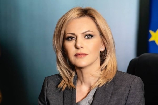 Сийка Милева: Шофьорът на буса с мигранти, който удари полицейска кола, е българин