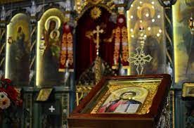 Заловиха четирима разбили църква в Роман