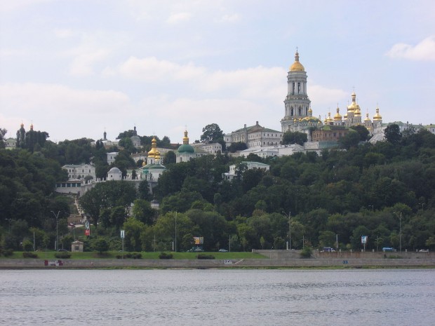 СБУ нахлу в Киево-Печорската лавра