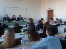 Студенти почерпиха от опита на четирима пловдивски прокурори
