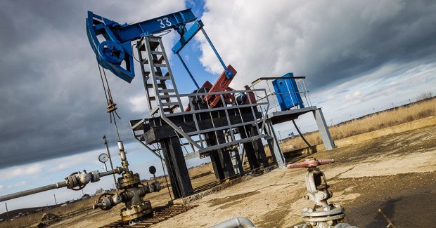 Китай частично спира закупуването на суров петрол от Русия