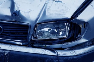 Временно движението в района на Мартен се осъществява двупосочно в една лента поради катастрофа