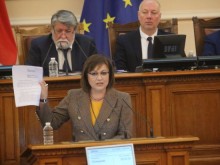 Нинова: Цари безвластие и безнаказаност, БСП сме внесли законопроект за мигрантите