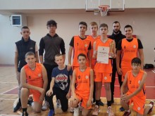 Наградиха първенците в ученическите игри по баскетбол в Казанлък