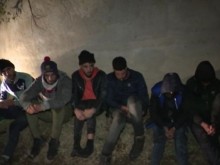Задържаха 13 мигранти при акция в столичния квартал "Кръстова вада"