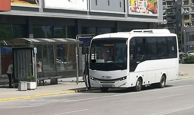 </TD
> Автобуси щъркели“ се появиха по натоварена автобусна линия в