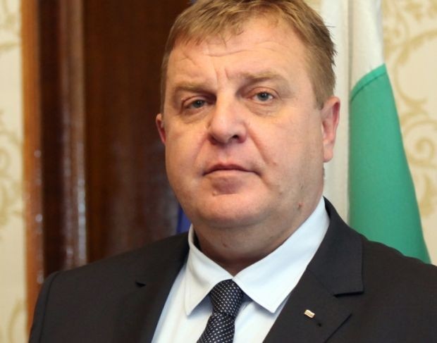 Красимир Каракачанов: Държавата е на трупчета поради факта, че българските политици нямат собствена воля