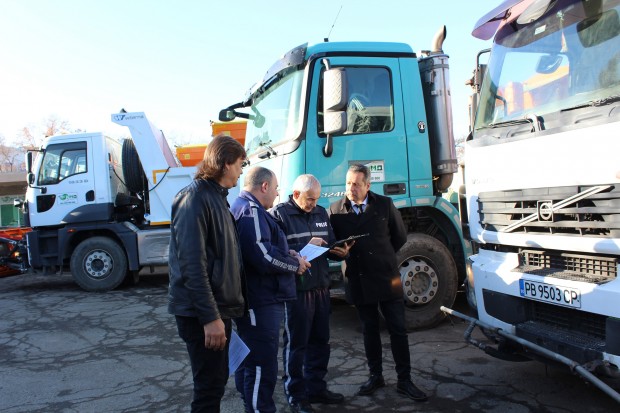Над 100 специализирани машини са в готовност за денонощното зимно дежурство в Пловдив