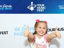 9-годишната Дария Стоянова от Варна се класира на финала на грандиозния Tour Music Fest