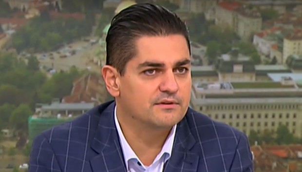 Радостин Василев: Не бавим Изборния кодекс, показваме, че правилникът трябва да се спазва