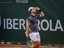 Адриан Андреев отпадна на четвъртфиналите във Валенсия