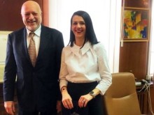 Министърът на културата Велислав Минеков се срещна в Скопие с колегата си от РСМ Бисера Костадинова - Стойчевска