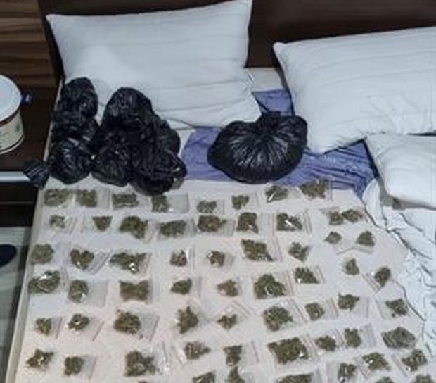 МВР: Столични полицаи иззеха над килограм наркотици