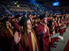 352-ма абсолвенти от Факултета по медицина на МУ-Варна се дипломираха на тържествена церемония
