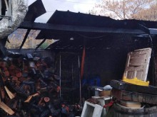 Пожар в Анево, огнеборци спасиха жилище