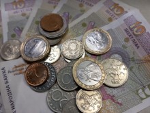 Официално от Европа: Българинът трудно свързва двата края