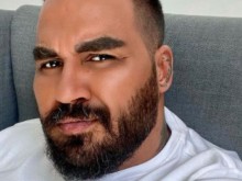 Азис с много странно признание